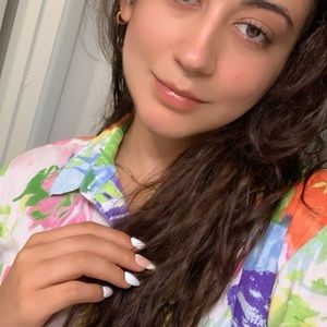 Meet your Posher, Damaris